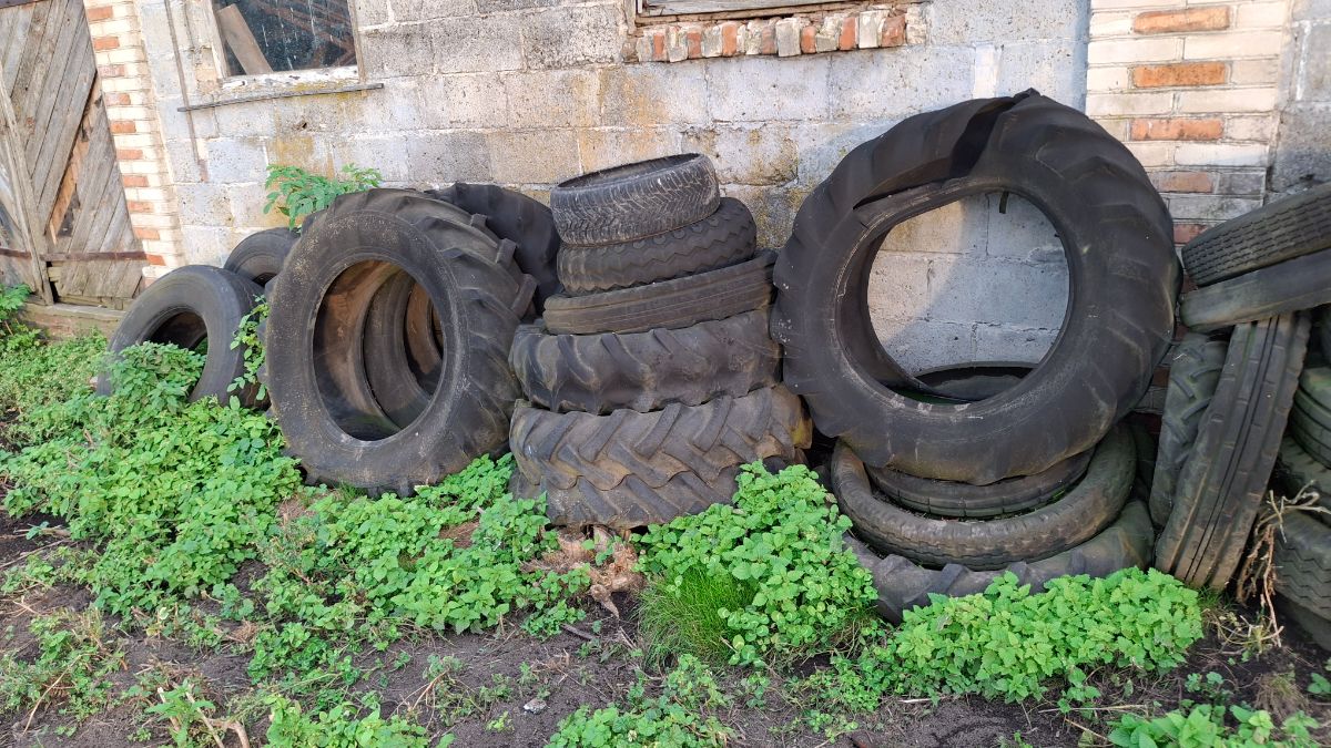 Opony stare, duże i małe, po traktorach i przyczepach rolniczych, dobry dojazd,… 2