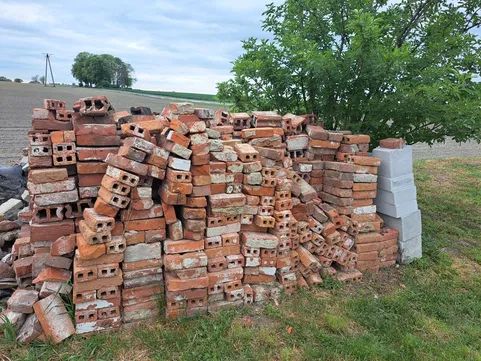 Mam do oddania cegły poremontowe ze starego domu, w stanie jak na zdjęciu, gruz… 2
